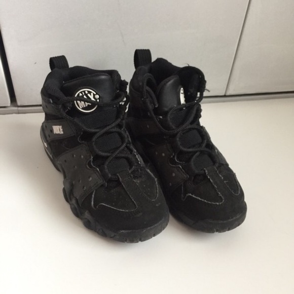 Boys Nike tennis shoes - Picture 3 of 4